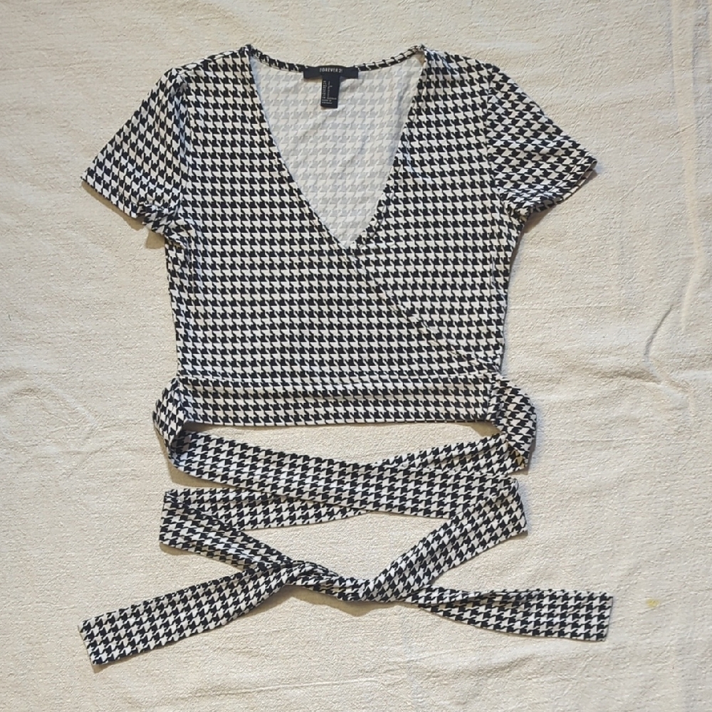 Houndstooth Crop Top with Wrap Ties